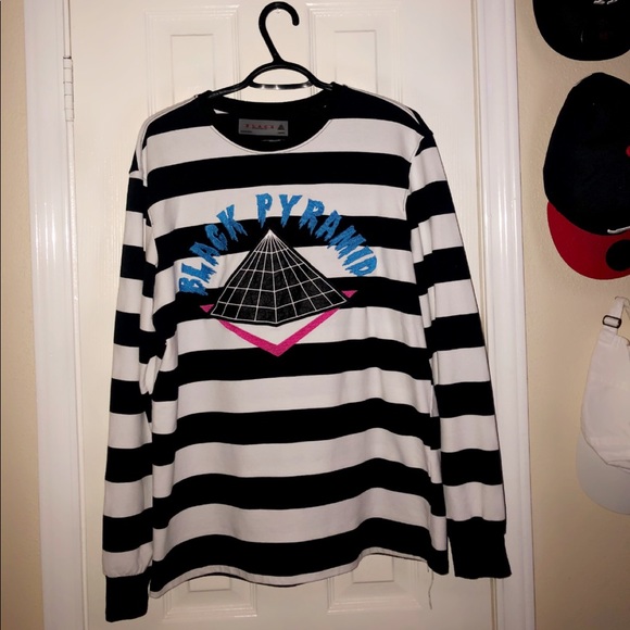 black pyramid sweater